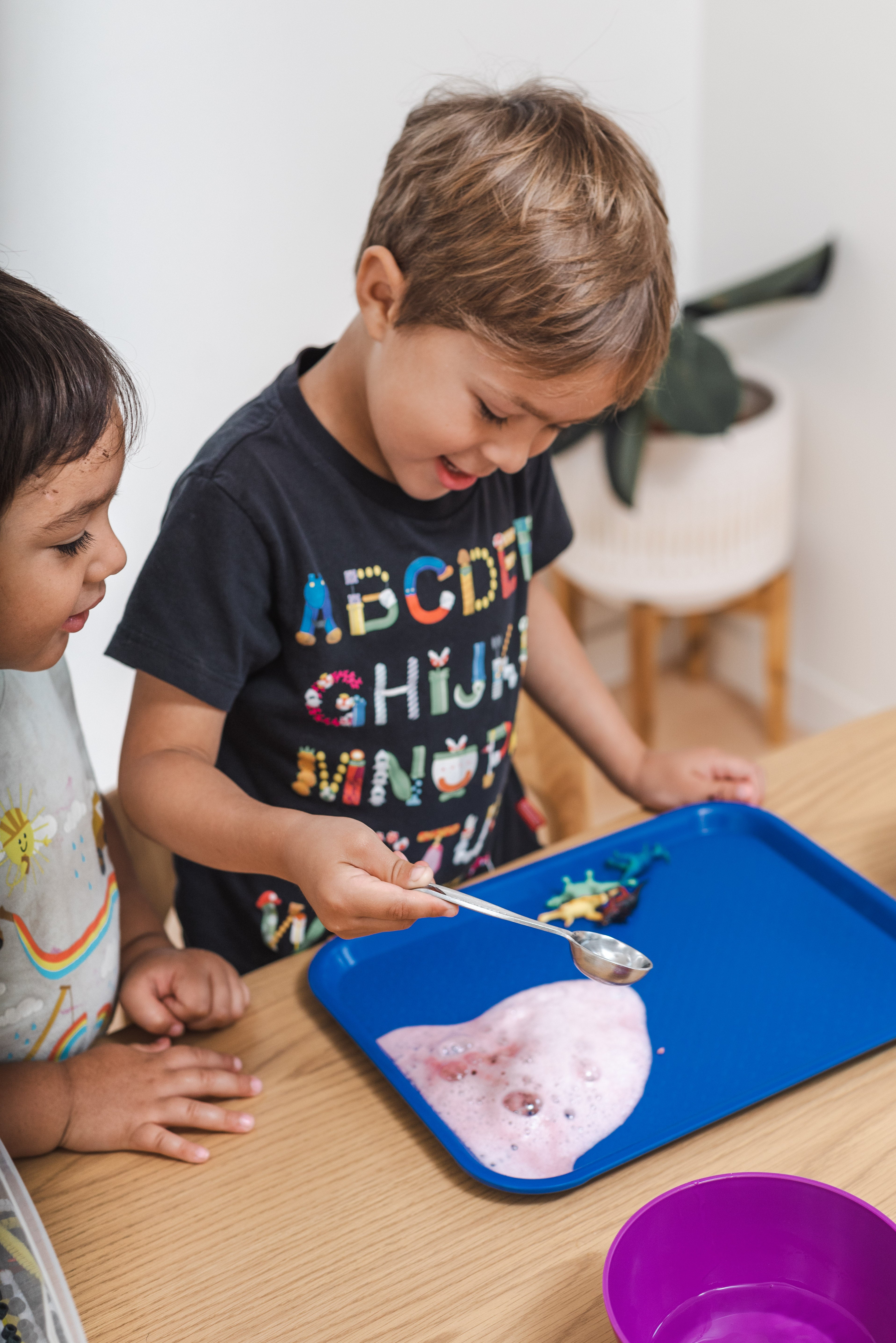 Paleontologist Messy Play Kit